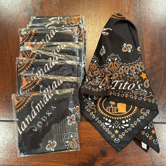 TITO’s VODKA bandanas - Picture 2 of 2